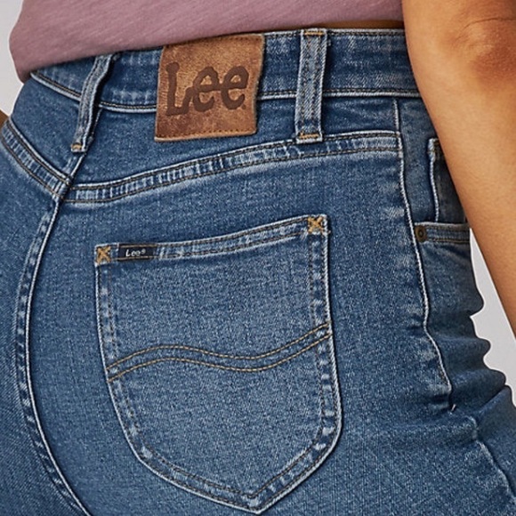 NWT Lee Heritage High Rise Slim Fit Flare Jeans in Clear Cut - Picture 3 of 12